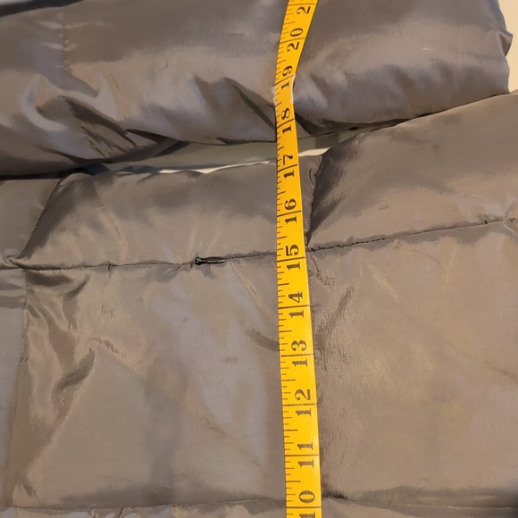 Calvin Klein grey puffer jacket - Picture 6 of 15